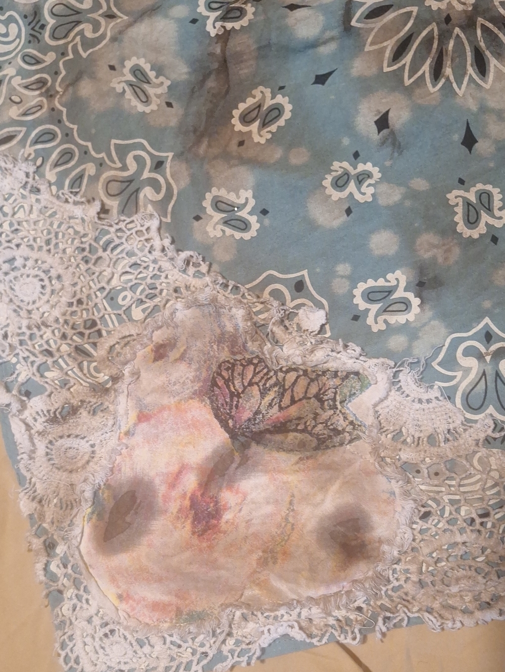 A Rare Bird Green and Cream Mixed-Media Textile  Lace Scarf